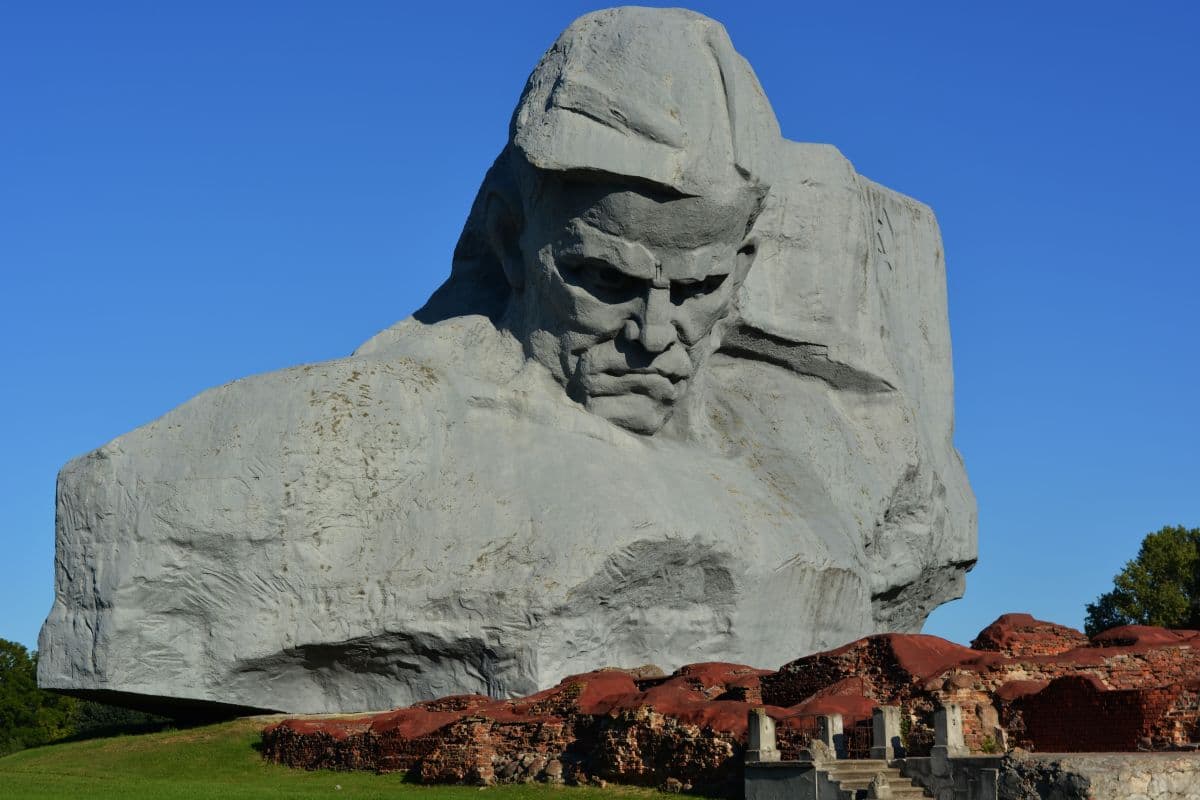 Комфортная поездка с друзьями в другую страну